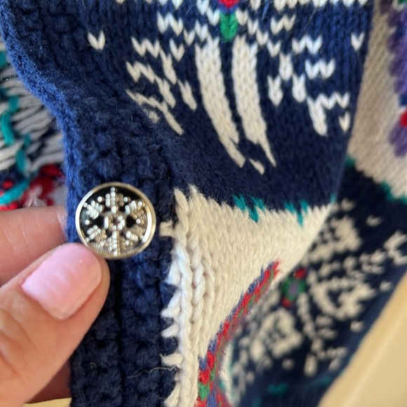Signatures by Northern Isles Hand Knitted Winter Themed Cardigan Chunky Cardigan - Picture 9 of 10